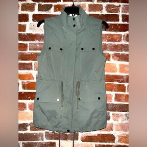 Entro Women’s Sleeveless Vest Full Zipper with Pockets size S